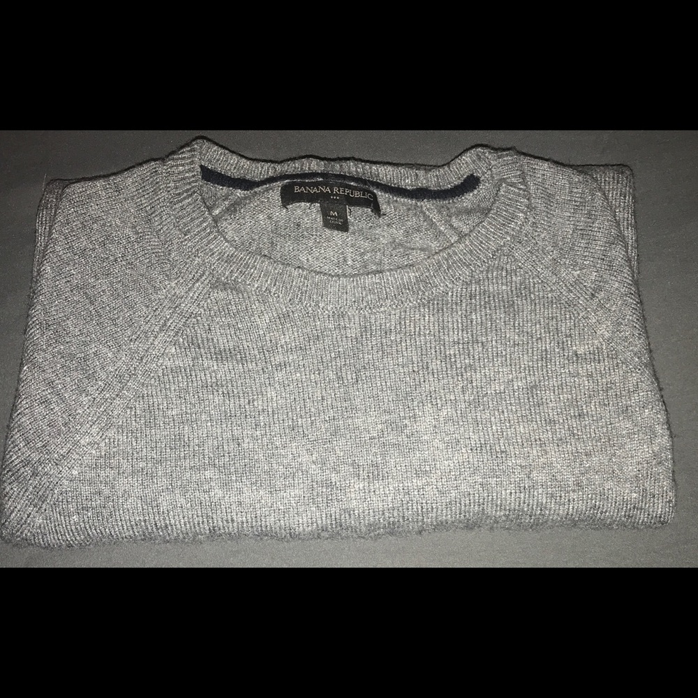 Banana Republic Men’s Crew Neck Sweater Gray